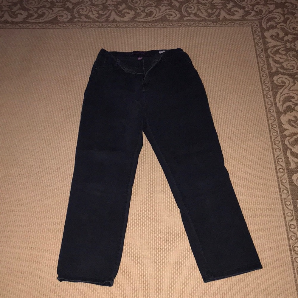 Black jeans, gloria Vanderbilt straight leg